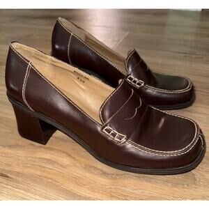Bakers vintage leather closed toe school girl loafers - size 8.5